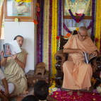 Giri Maharaja Explaining the Contents of the Book